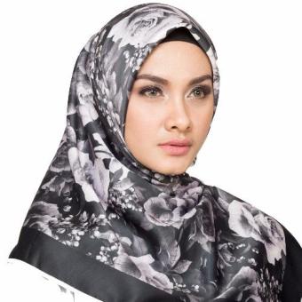 Hijabstore - Moshaict By Itang Yunasz AL 010 - Hitam Motif Bunga  