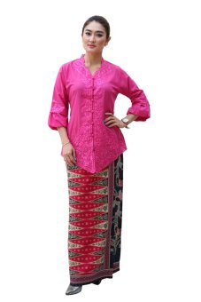 Oktovina-HouseOfBatik Set Kebaya Katun & Sarung Batik Semi Sutra - Merah Muda  