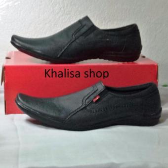Sepatu kickers Pria Kulit Model KR 666 Black  