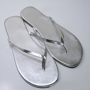 Stylish 1x Pair Ladies Flip Flops Flat Silver Sandals Thongs  