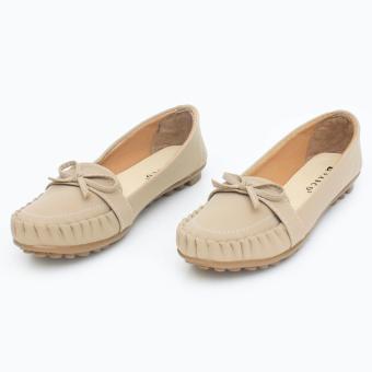Vasco Sepatu Flat Shoes Loafers BY01 - Cream  