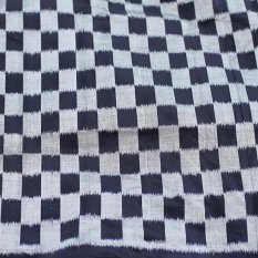 Kain Indonesia - Catur Hitam Putih 073 Wastra 200 x 103 cm - 2 Warna