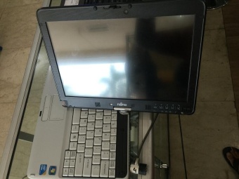 ( Barang Langka ) Notebook FUJITSU ORIGINAL JAPAN- Tablet Pc Touchscreen ( Ram 2GB ) Desain Keren Layar Bisa Di Putar 360 Derajat  