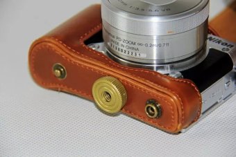 New Fashion Leather Camera Case Bag For Nikon 1 J5, 1J5 10-30mmlens Brown Color High Quality PU Leather Case With Strap April 2018 - 4 New Fashion Leather Camera case Bag for Nikon 1 J5, 1J5 10-30mmlens Brown color High Quality PU Leather case With Strap - 4