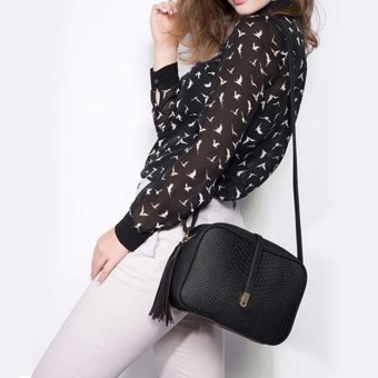 Fashion Tas Kecil Selempang Bahu Rumbai Wanita Kulit PU + Dompet Kecil Berlubang Daun (hitam + Cokelat Kehitaman) Pebruari 2019 - 2 Fashion tas kecil selempang bahu rumbai wanita kulit PU + dompet kecil berlubang daun (hitam + cokelat kehitaman) - 2