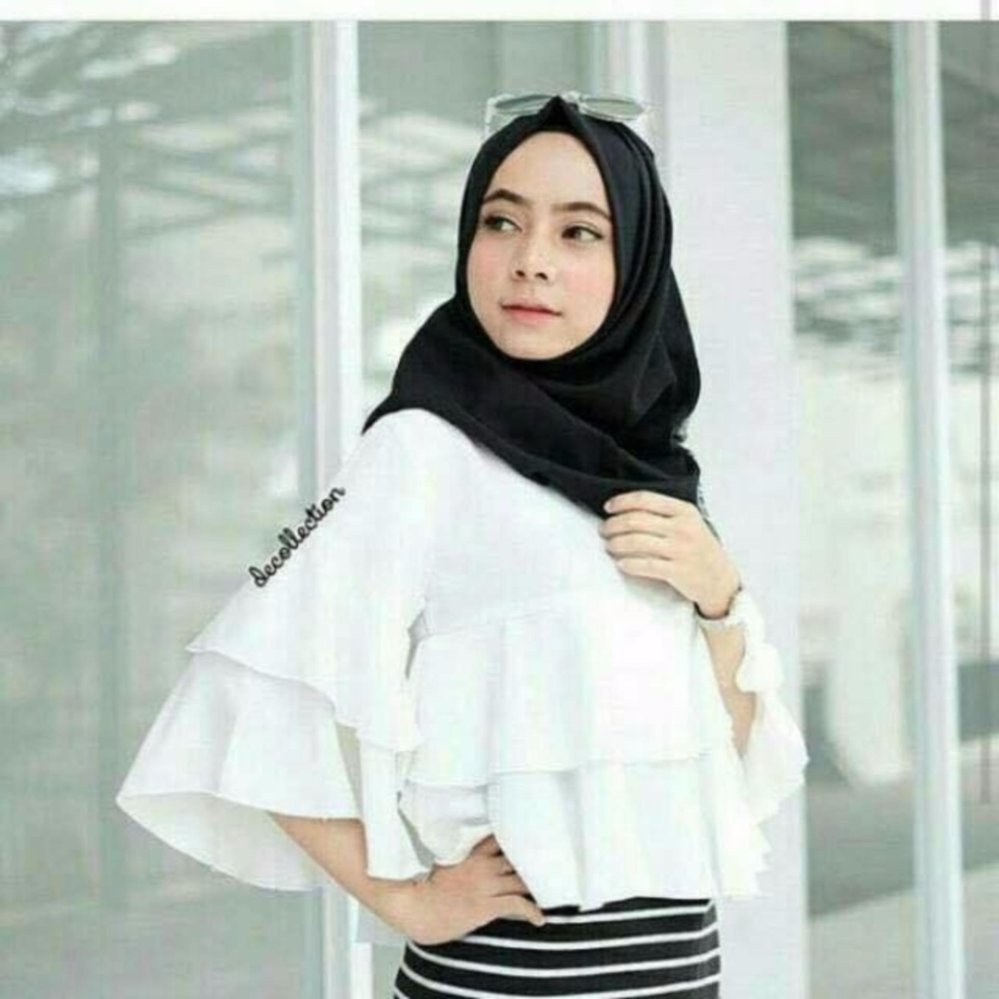 Labelledesgin Blouse Rumple Ruffle Yukki - White Labelledesgin Blouse Rumple Ruffle Yukki - White