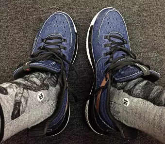 Gambar LINING tahan aus sepatu bantalan basket sampanye (Tanin)