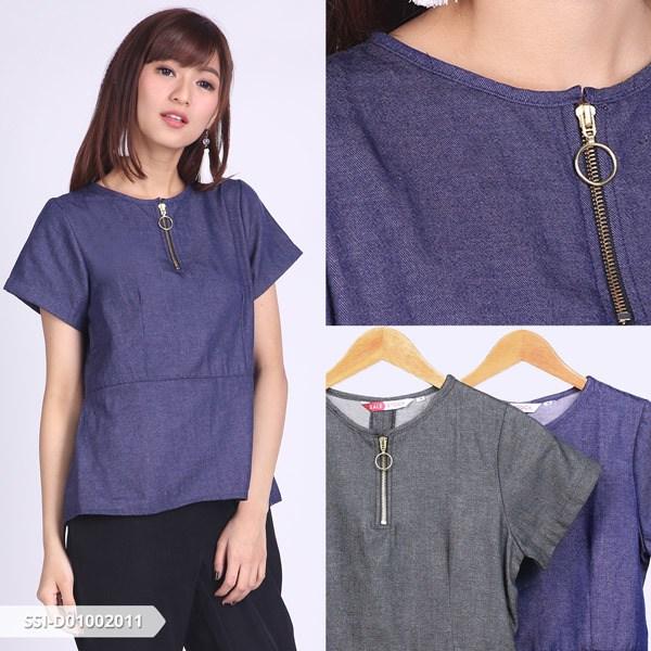 Omah Fesyen Qistiana Plain Zipper Blouse Color: Black