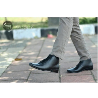 Gambar Sepatu Pantopel pria   Kulit Asli   CEVANY WOODY   Black