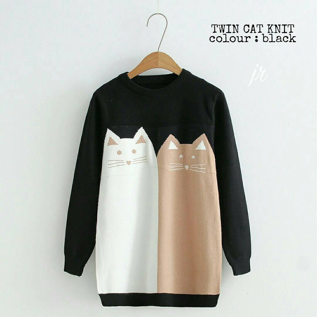 Twin Cat Knite Sweater
