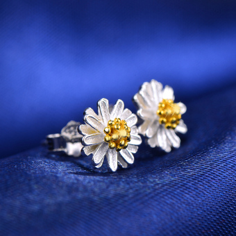 Gambar CCE925 Shishang sterling silver perak daisy kecil anting