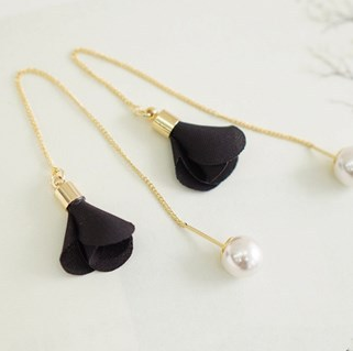 Elegan Jepang dan Korea Selatan kain bunga mutiara telinga kawat anting-anting