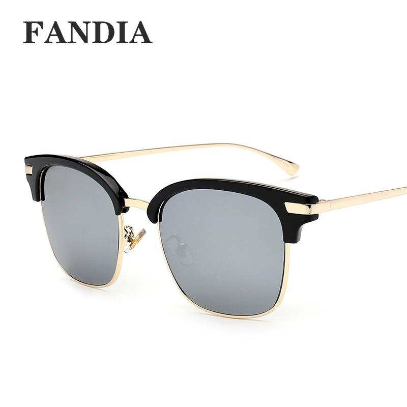 Wanita Merek Fashion Sunglasses dengan Kotak Warna Abu-abu-Intl