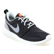 Nike Roshe One Retro Sepatu Wanita - Hitam